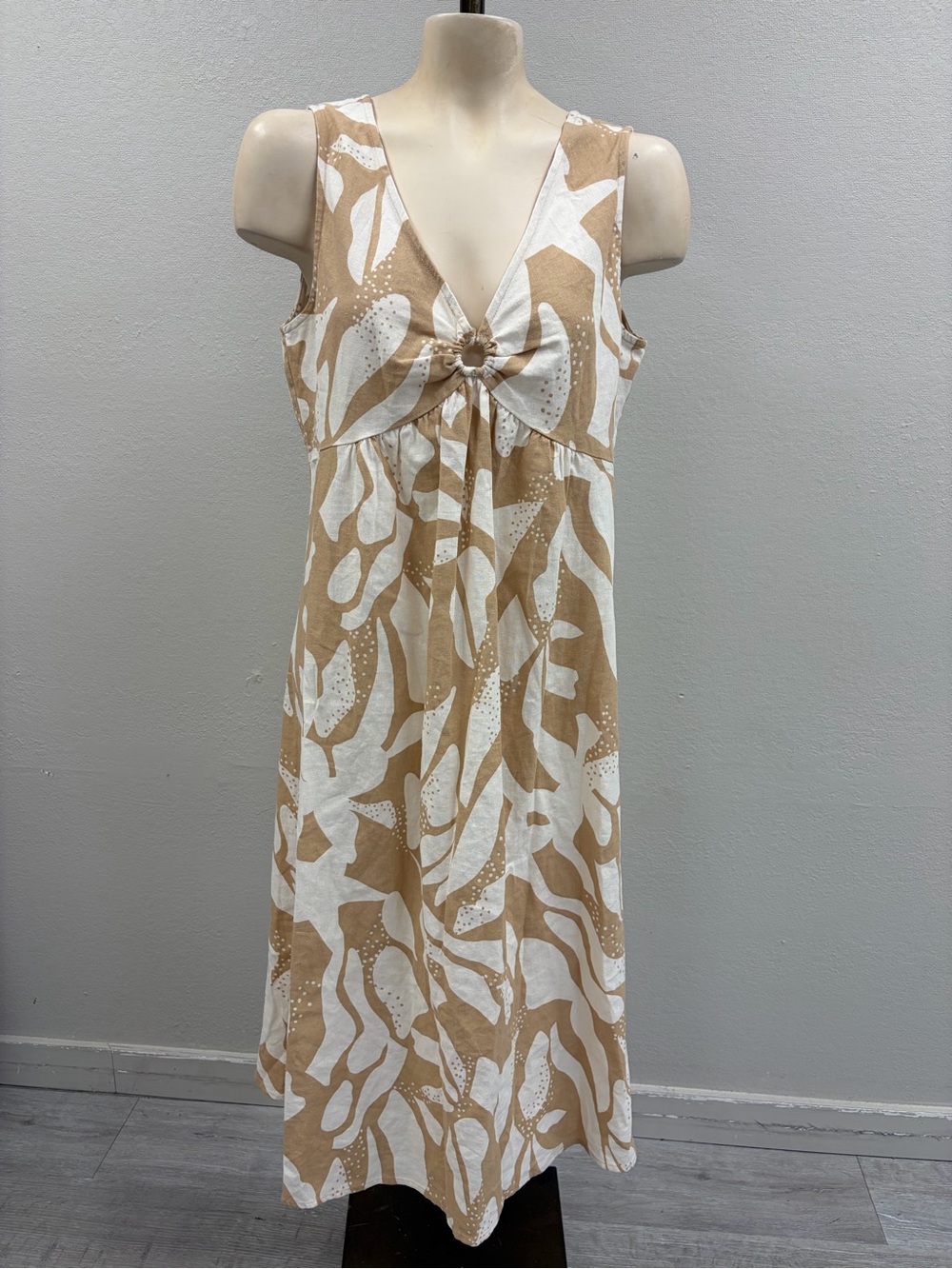 London Times Beige and White Knot-Front Midi Dress